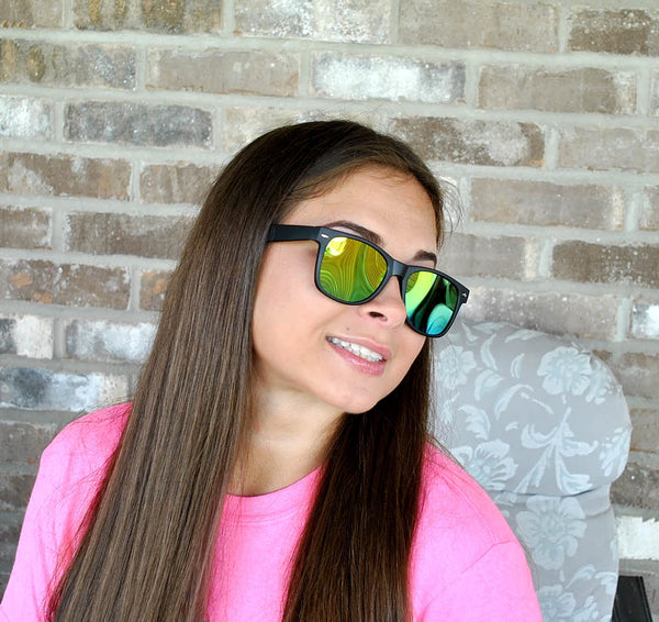 Flat Retro Sunglasses - Black Frame / Green Lens